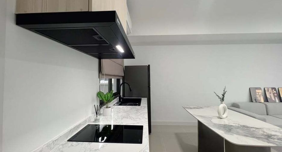 Casa adosada en alquiler de 3 habitaciones en Bang Phli, Samut Prakan