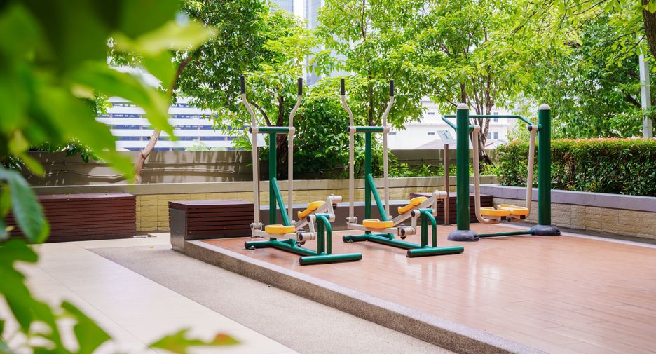 For rent 1 bed condo in Huai Khwang, Bangkok