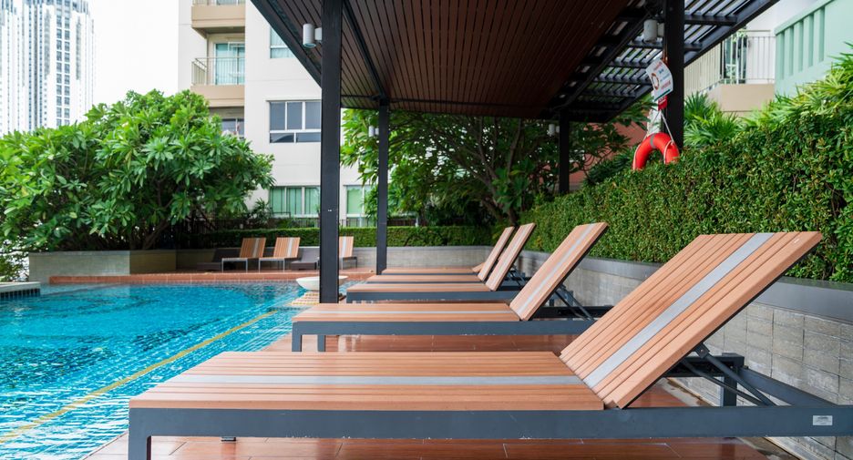 For rent 1 bed condo in Huai Khwang, Bangkok