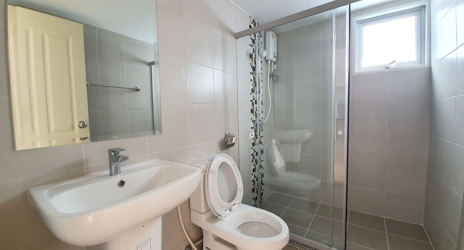 For rent 2 ベッドルーム condo in Huai Khwang, Bangkok