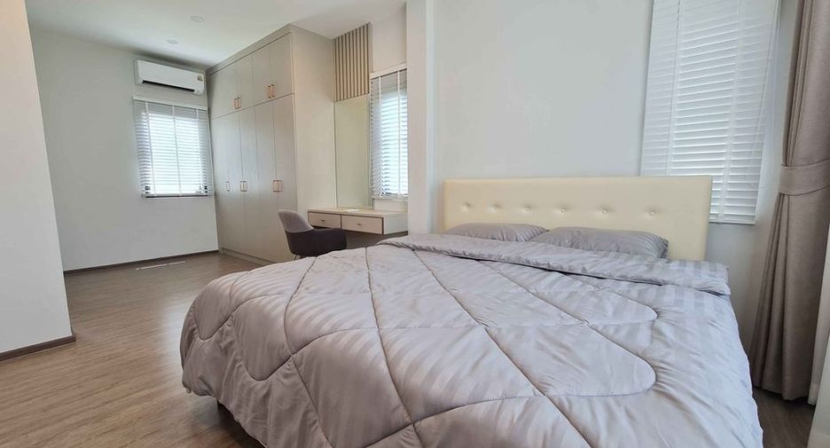 Casa en alquiler de 3 habitaciones en Bang Phli, Samut Prakan