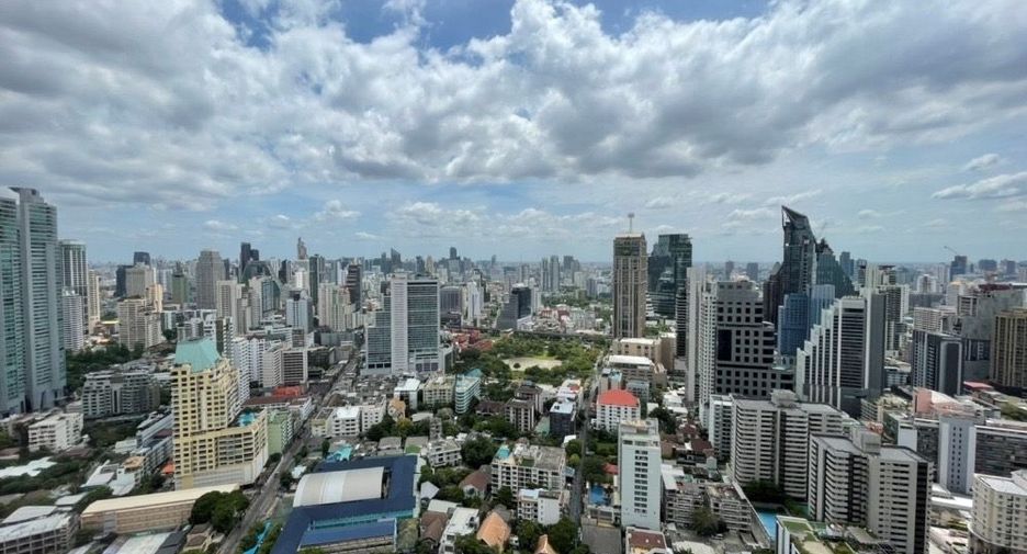 Condo en alquiler de 2 habitaciones en Khlong Toei, Bangkok
