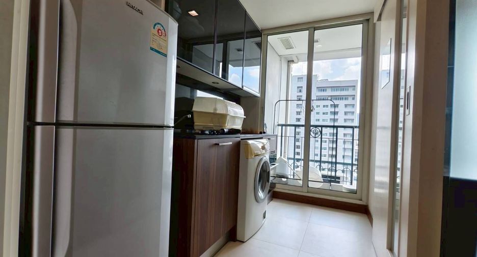 For rent 1 bed condo in Watthana, Bangkok