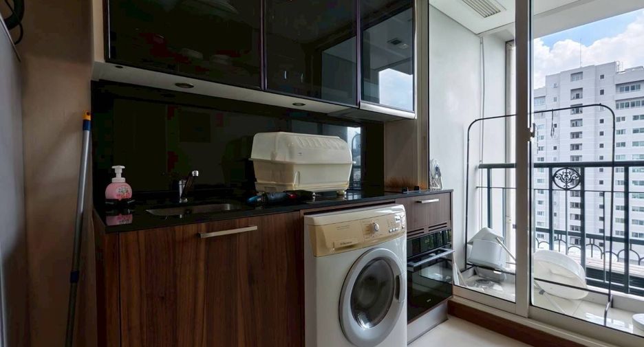 For rent 1 bed condo in Watthana, Bangkok