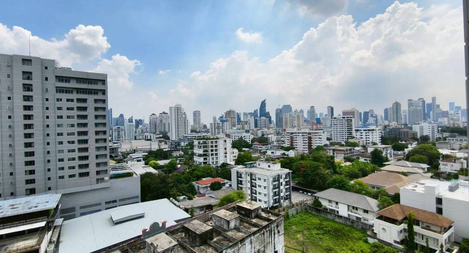 For rent 1 bed condo in Watthana, Bangkok