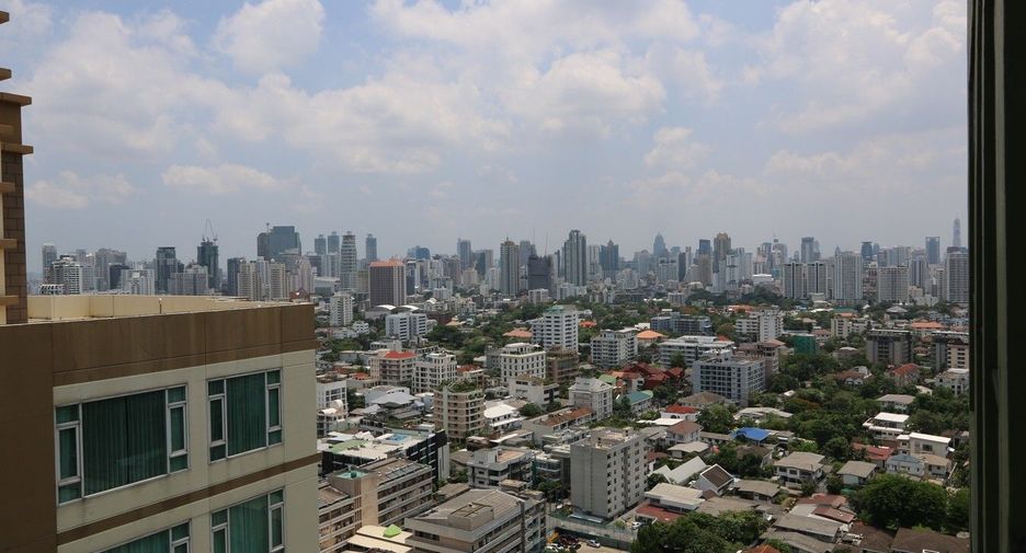 For sale 2 bedrooms condo in Watthana, Bangkok