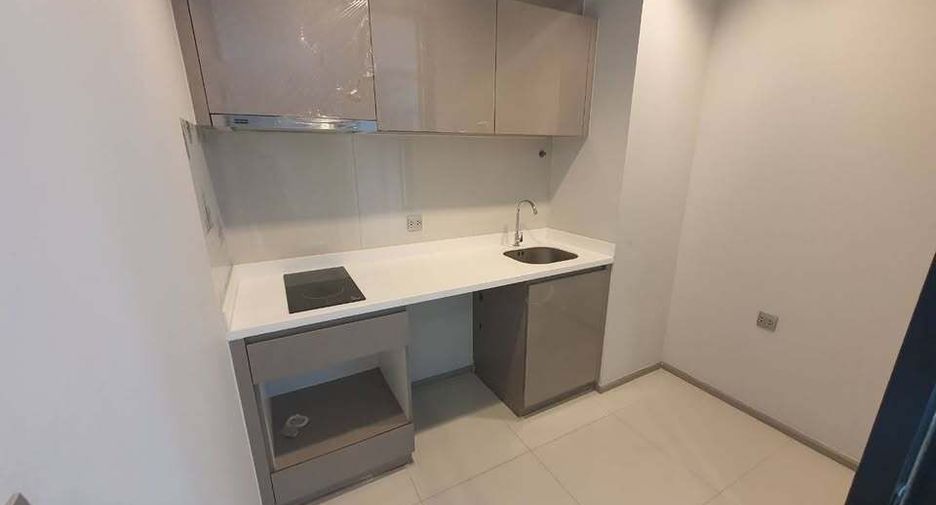 For sale 1 bed condo in Huai Khwang, Bangkok
