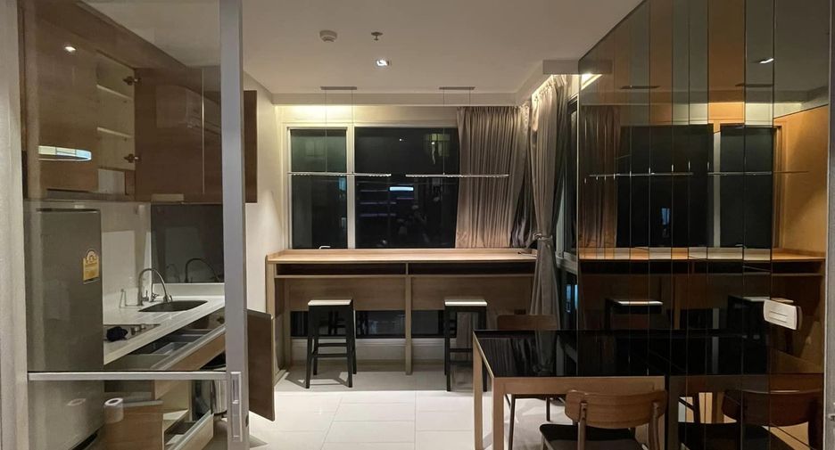 À louer 1 chambre condo à Huai Khwang, Bangkok