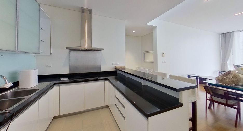 For rent 2 bedrooms condo in Khlong Toei, Bangkok
