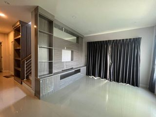 Аренда 4 спальни дом в Bang Phli, Самутпракан
