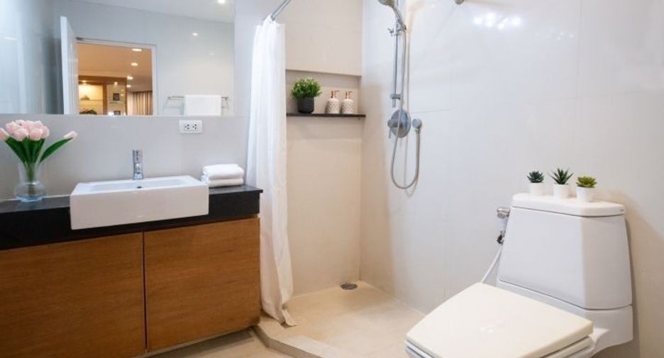 Condo en alquiler de 3 habitaciones en Watthana, Bangkok