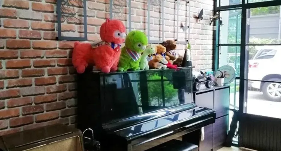 For rent 2 bedrooms condo in Watthana, Bangkok