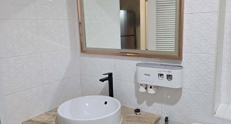 Condo en alquiler de 1 habitaciones en Huai Khwang, Bangkok