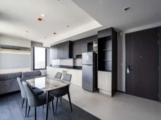 À louer 2 chambres condo à Khlong Toei, Bangkok