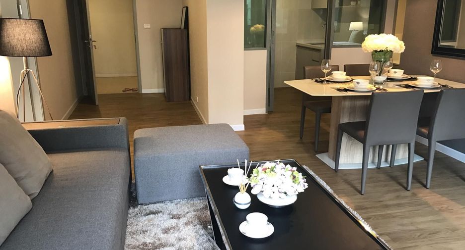 À vendre 2 chambres condo à Yan Nawa, Bangkok