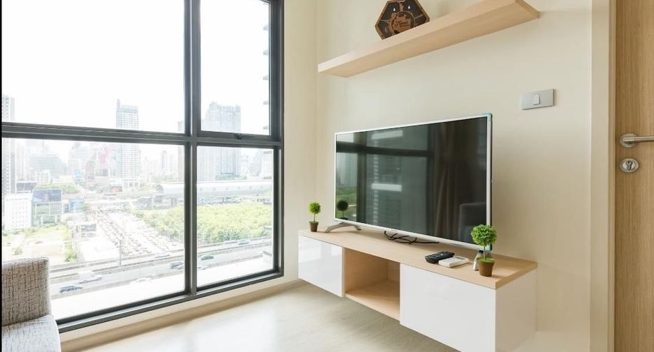 For sale 1 bed condo in Huai Khwang, Bangkok