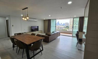 For rent 3 bedrooms condo in Khlong Toei, Bangkok