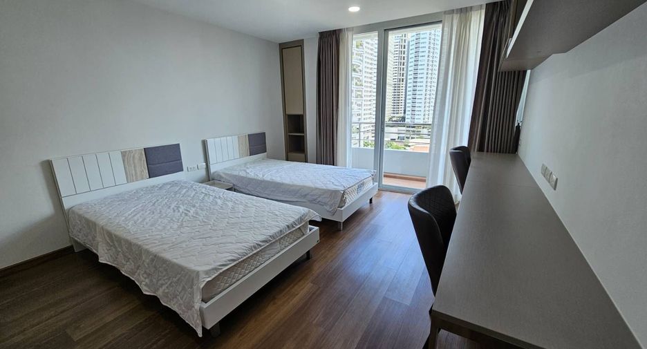 For rent 3 bedrooms condo in Khlong Toei, Bangkok