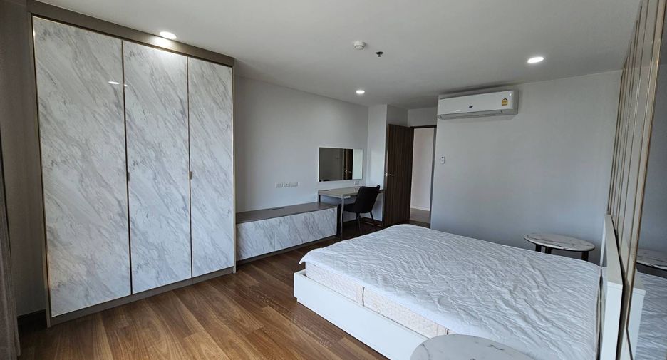 For rent 3 bedrooms condo in Khlong Toei, Bangkok