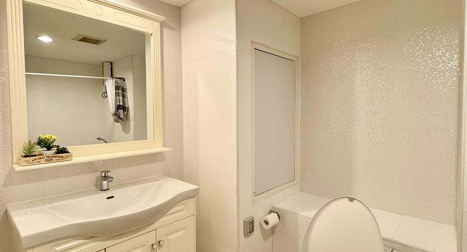 For rent 1 bed condo in Watthana, Bangkok