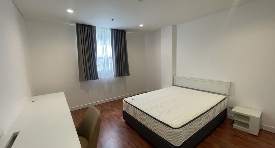 Apartamento en alquiler de 3 habitaciones en Watthana, Bangkok