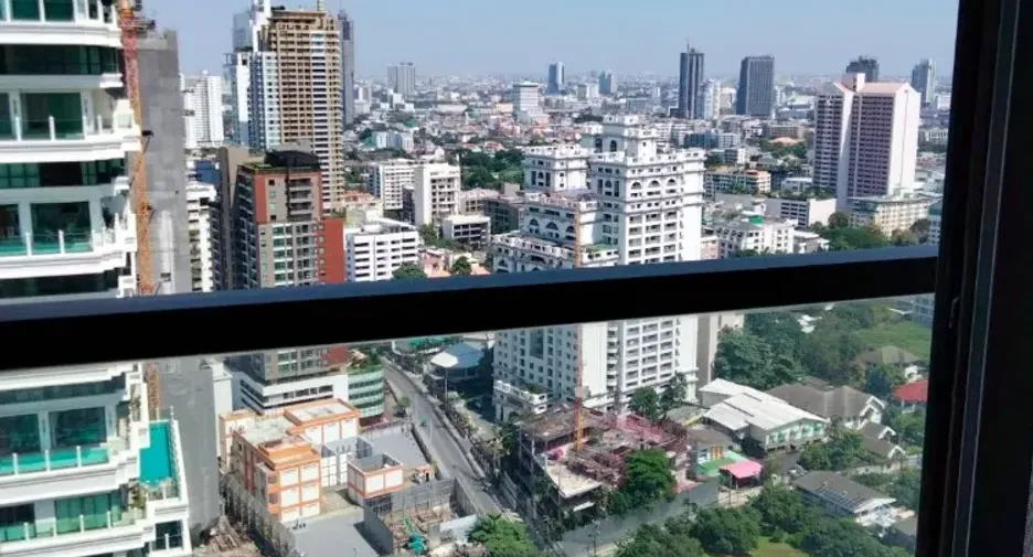 Condo en alquiler de 2 habitaciones en Khlong Toei, Bangkok