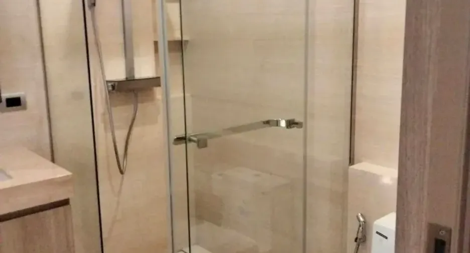 Condo en alquiler de 2 habitaciones en Khlong Toei, Bangkok