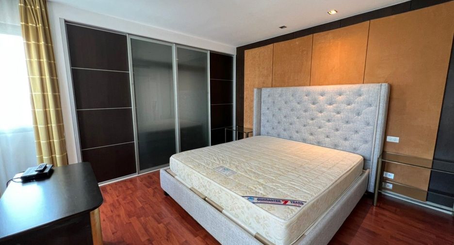For rent 2 bedrooms apartment in Watthana, Bangkok