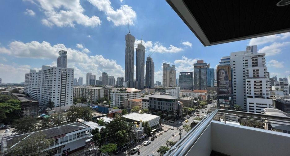 For rent 2 bedrooms apartment in Watthana, Bangkok