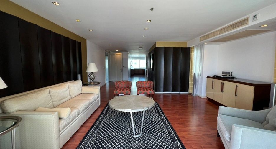 For rent 2 bedrooms apartment in Watthana, Bangkok