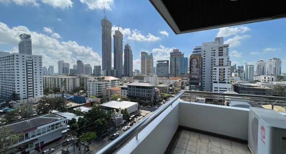 For rent 2 bedrooms apartment in Watthana, Bangkok