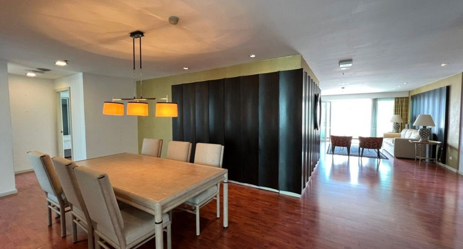 For rent 2 bedrooms apartment in Watthana, Bangkok