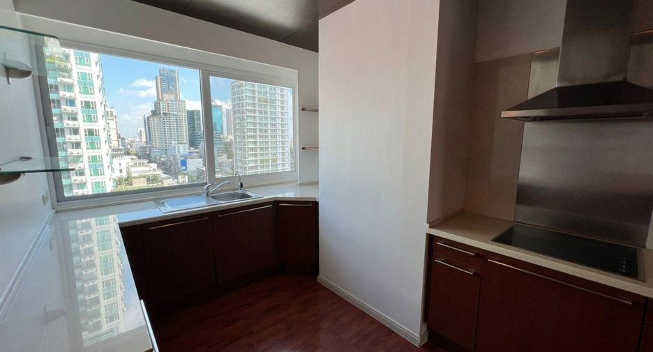 For rent 2 bedrooms apartment in Watthana, Bangkok