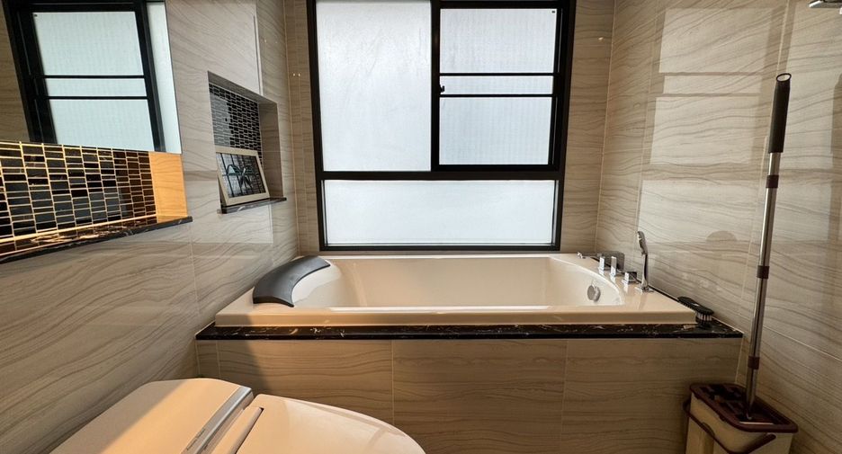 Haus zur Miete mit 4 Zimmer in Prawet, Bangkok
