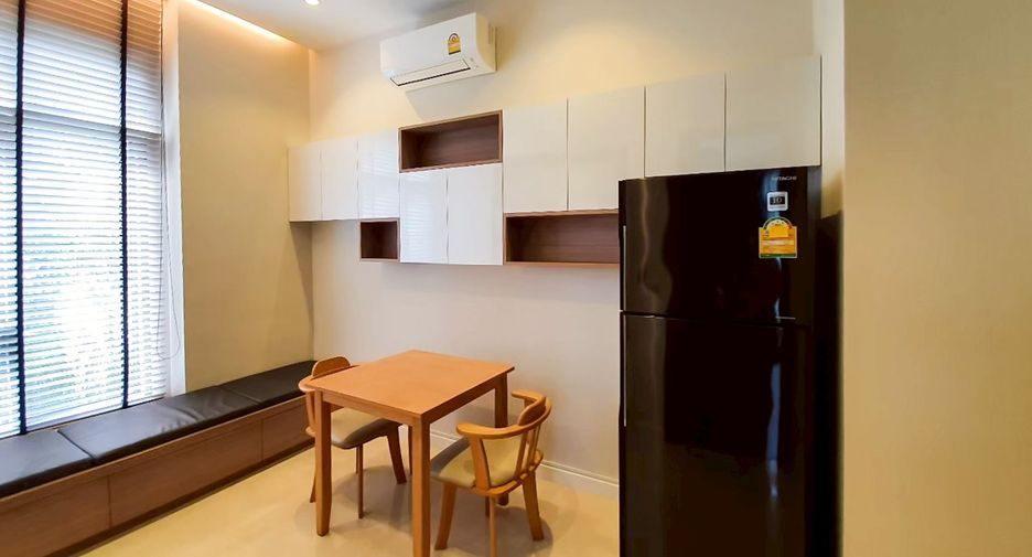 À vendre 1 chambre condo à Phra Khanong, Bangkok