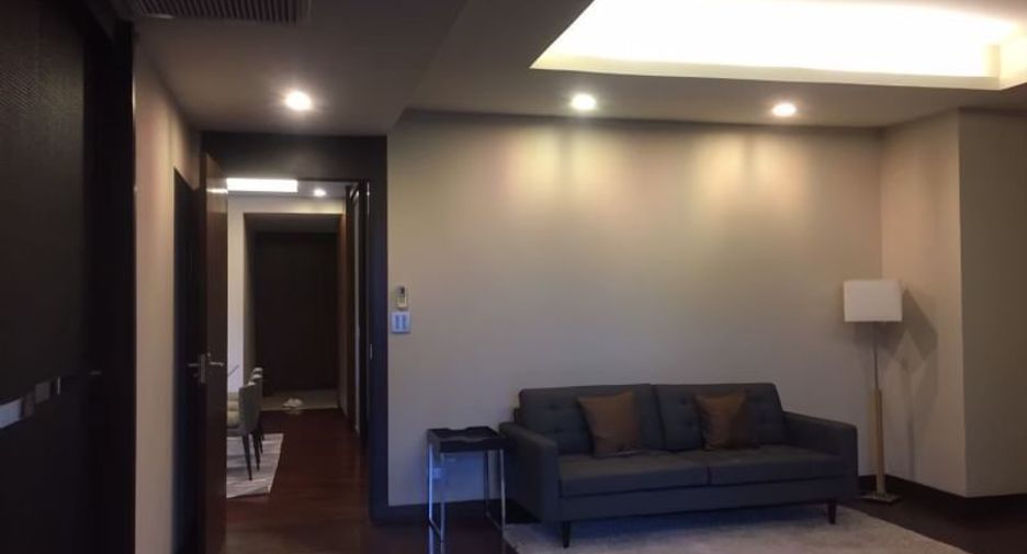 For rent 3 bedrooms apartment in Yan Nawa, Bangkok