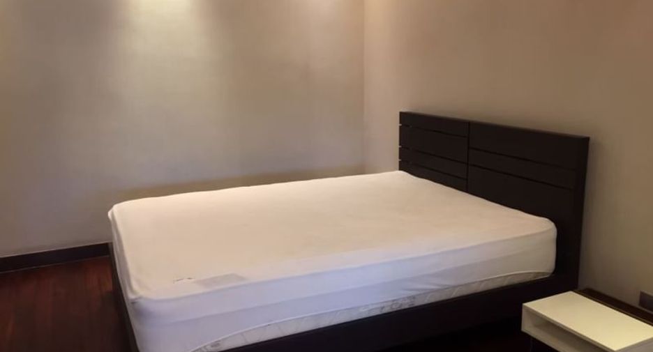 For rent 3 bedrooms apartment in Yan Nawa, Bangkok