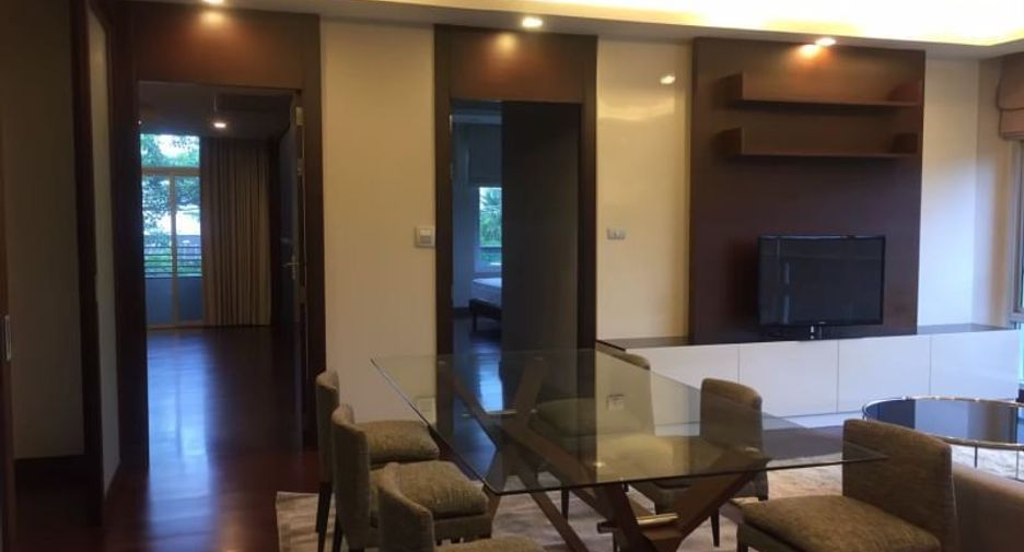 For rent 3 bedrooms apartment in Yan Nawa, Bangkok