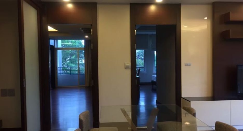 For rent 3 bedrooms apartment in Yan Nawa, Bangkok