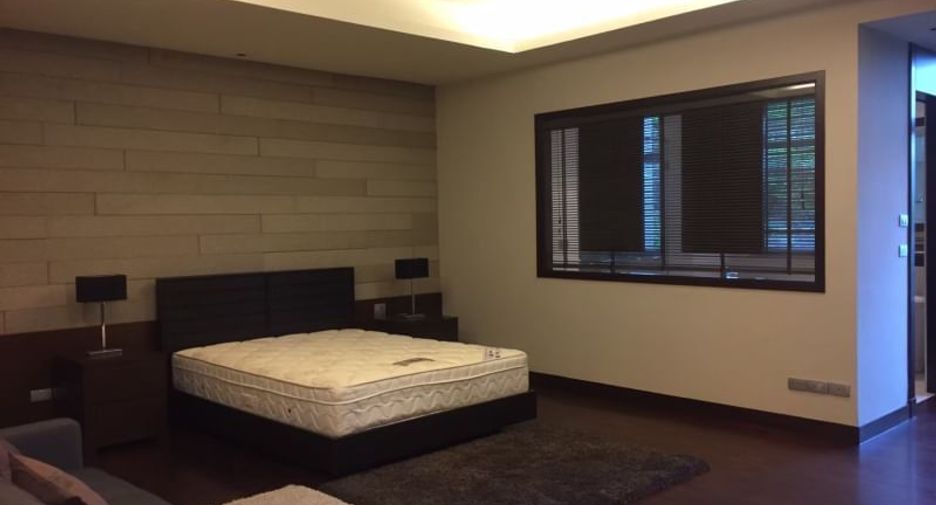 For rent 3 bedrooms apartment in Yan Nawa, Bangkok