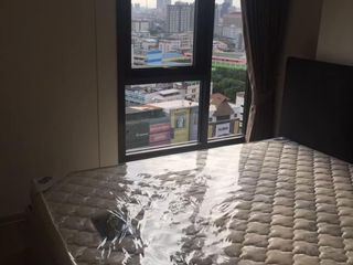 Condo en alquiler de 1 habitaciones en Huai Khwang, Bangkok