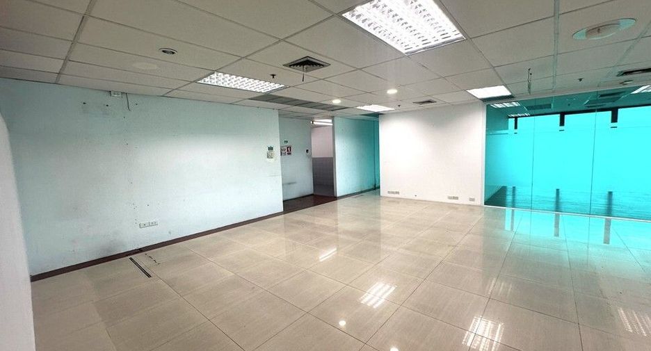 For rent office in Huai Khwang, Bangkok