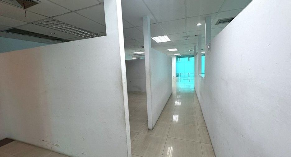 For rent office in Huai Khwang, Bangkok