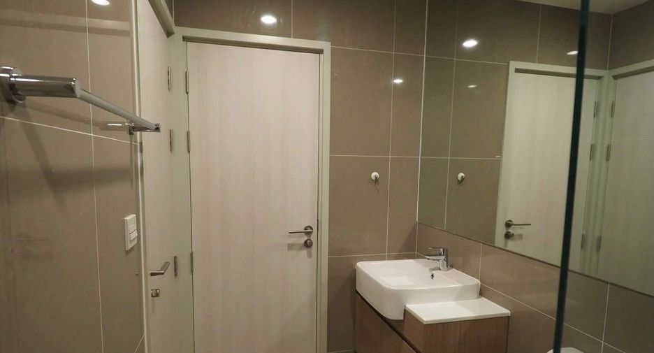 Продажа 2 спальни кондо в Хуаи Кхщанг, Бангкок