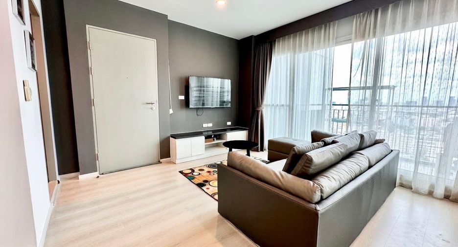 For rent 2 bedrooms condo in Huai Khwang, Bangkok