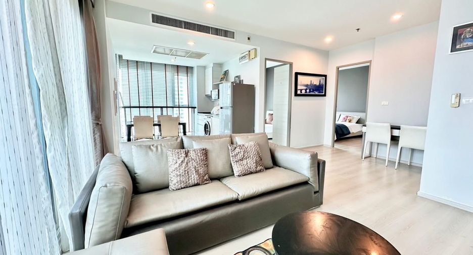 For rent 2 bedrooms condo in Huai Khwang, Bangkok