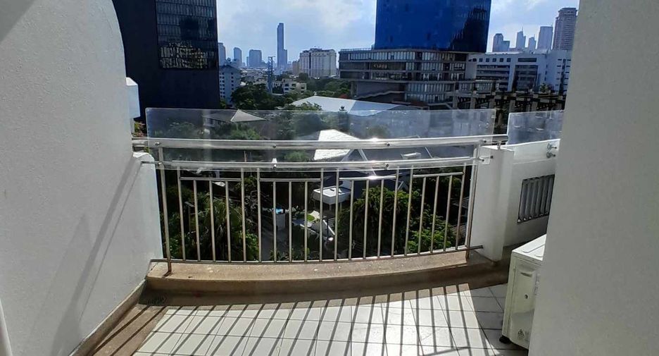 For rent 3 bedrooms condo in Sathon, Bangkok