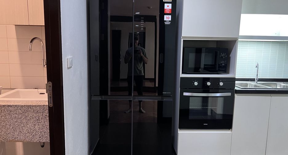 For rent 2 bedrooms condo in Watthana, Bangkok