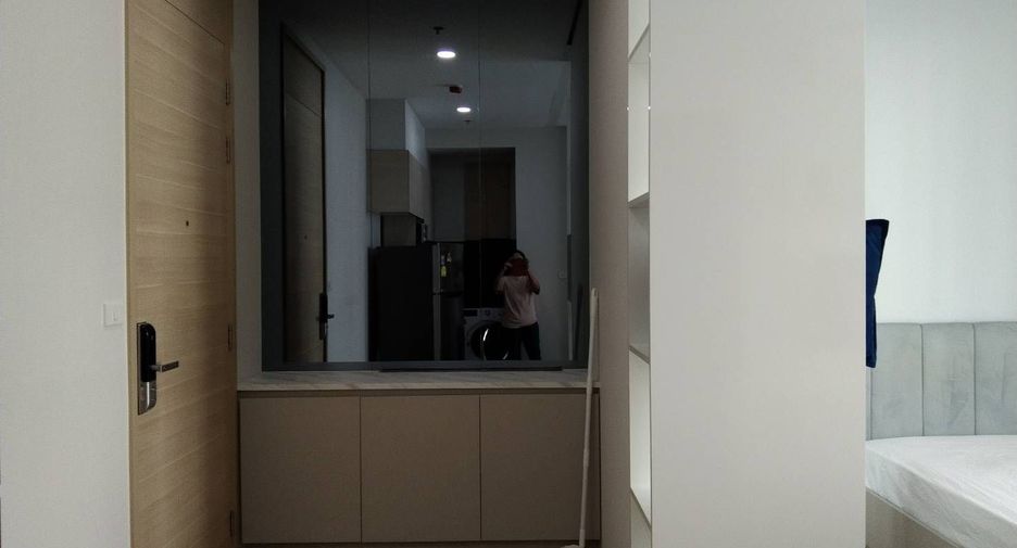 For rent studio condo in Khlong Toei, Bangkok