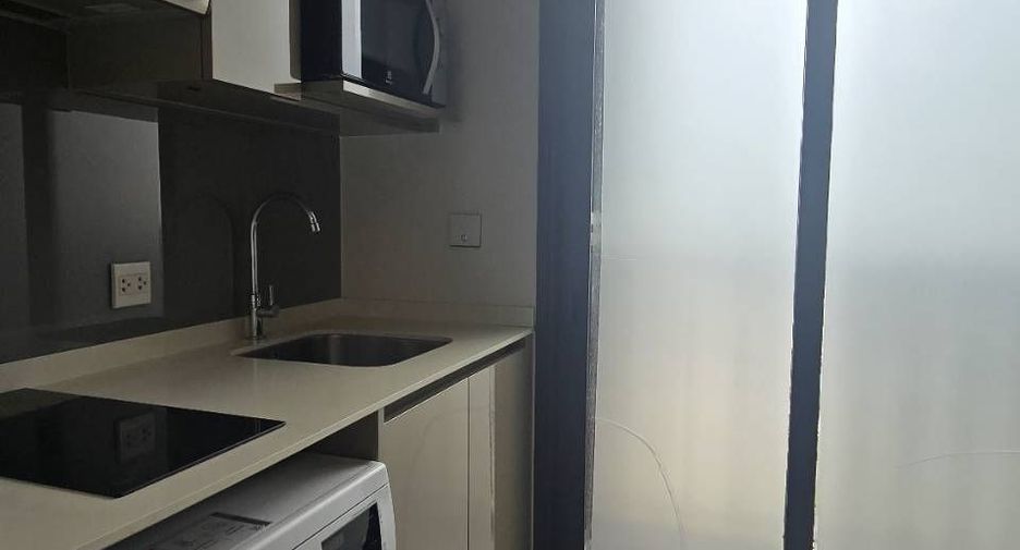 Condo en alquiler de 1 habitaciones en Bang Na, Bangkok